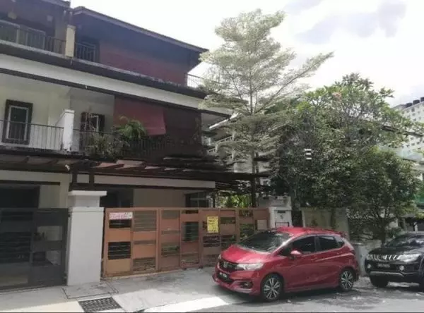 Rumah Lelong 3 Storey Semi-D House @ Taman Nusa Tropika, Ampang, Selangor for Auction 2