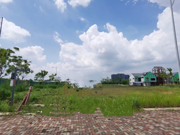 Bank Lelong Vacant Residential Land @ D'Island Residence, Puchong, Selangor for Auction