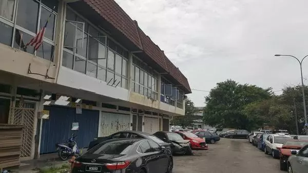 Bank Lelong 2 Storey Shop Office @ Serdang, Seri Kembangan, Selangor for Auction 2