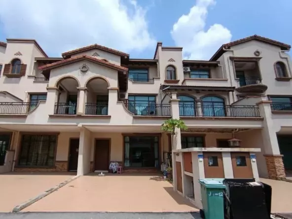 Bank Lelong 3 Storey House @ Diamond Residence, Semenyih, Selangor for Auction