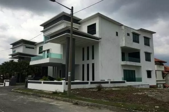 Bank Lelong 3 Storey bungalow @ Kota Emerald, Rawang, Selangor for Auction 3