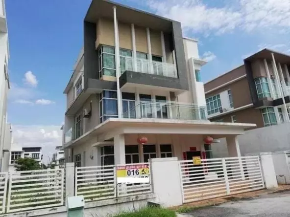 Rumah Lelong 2.5 Storey House @ Bandar Country Homes, Rawang, Selangor for Auction