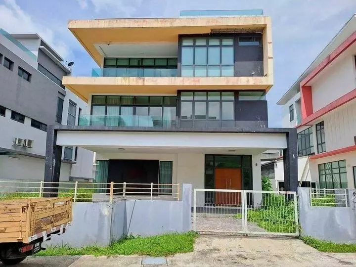 Rumah Lelong 3 Storey Bungalow House @ Jalan Meru, Klang, Selangor for Auction