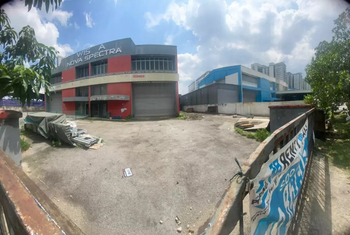 Rumah Lelong 1.5 Storey Semi-D Factory @ Taman Perindustrian USJ 1, Subang Jaya, Selangor for Auction 2