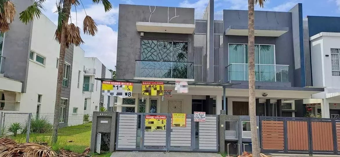 Rumah Lelong 2 Storey End Lot House @ Paragon 150, Taman Lestari Putra, Bandar Putra Permai, Seri Kembangan, Selangor for Auction