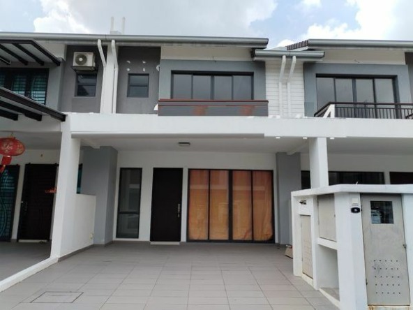 Rumah Lelong 2 Storey House @ Diamond Residence, Semenyih, Selangor for Auction