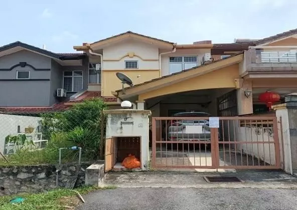 Rumah Lelong 2 Storey House @ Pusat Bandar Putra Permai, Seri Kembangan, Selangor for Auction