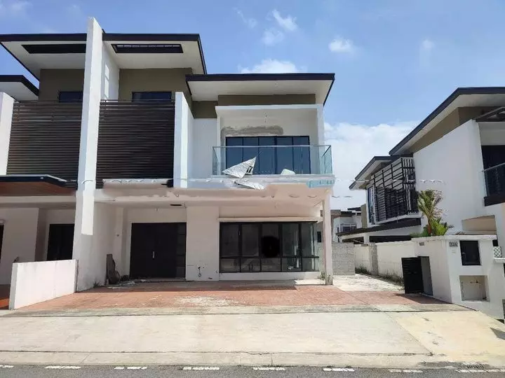 Rumah Lelong 2 Storey Semi-D House @ Taman Anggun, Kota Emerald, Rawang, Selangor for Auction