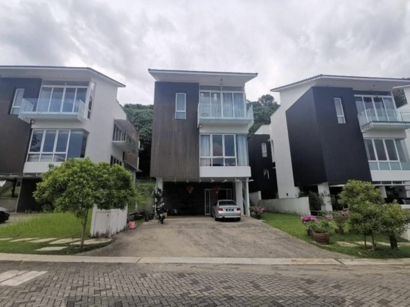 Rumah Lelong 3 Storey Bungalow house @ Sunway Rymba Hills, Sunway Damansara, Petaling Jaya, Selangor for Auction