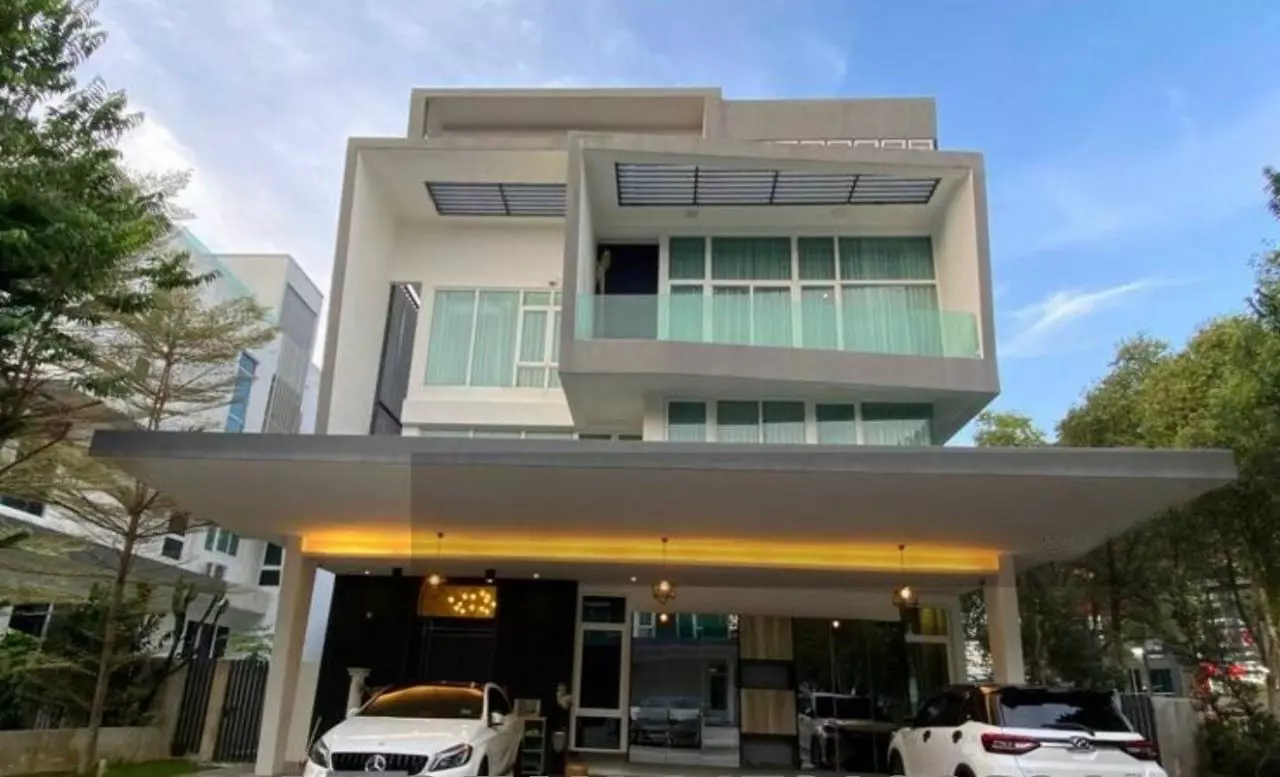 Rumah Lelong 3.5 Storey Bungalow @ ASPEN Green Residence, Cyberjaya for Auction