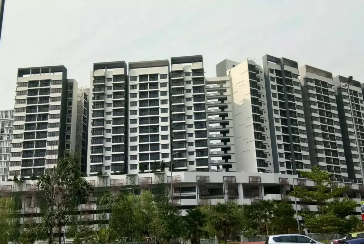 Rumah Lelong Suria Residences @ Bukit Jelutong, Shah Alam, Selangor for Auction