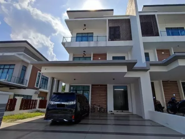 Rumah Lelong 3 Storey Semi-D House @ VERGE 32, Puncak Melawati, Ampang, Selangor for Auction