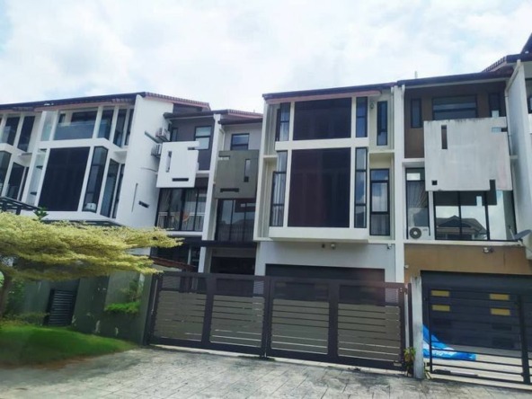 Rumah Lelong Extended & Renovated 3 Storey Terrace House @ Denai Alam, Shah Alam, Selangor for Auction