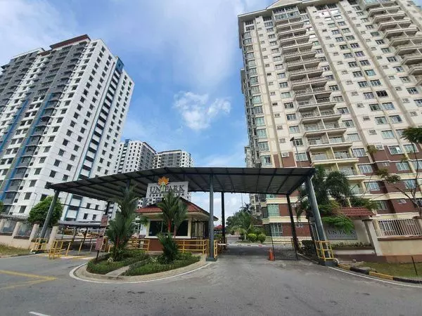 Rumah Lelong Unipark Condominium @ De Centrum, Taman Unipark Suria, Bangi, Selangor for Auction