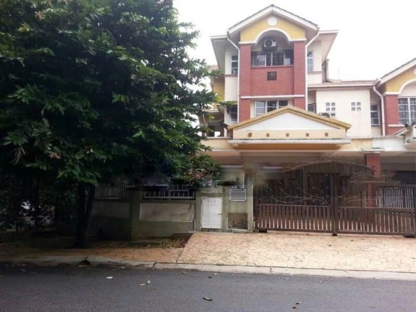 Rumah Lelong 2.5 Storey Corner Lot House (No. 31) @ Subang Sejahtera, Seksyen U9, Shah Alam , Selangor for Auction