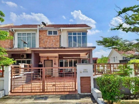 Rumah Lelong 2 Storey End Lot House (No. 32) @ Rainbow Garden, Taman Pelangi Semenyih 2, Semenyih, Selangor for Auction