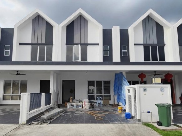 Rumah Lelong 2 Storey House (No. 29) @ Hazelton, Eco Forest, Semenyih, Selangor for Auction