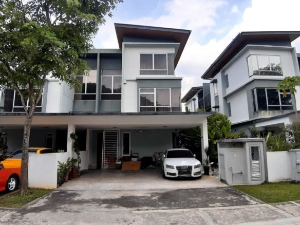 Rumah Lelong 3 Storey House (No. 10) @ Tropicana Heights, Kajang, Selangor for Auction